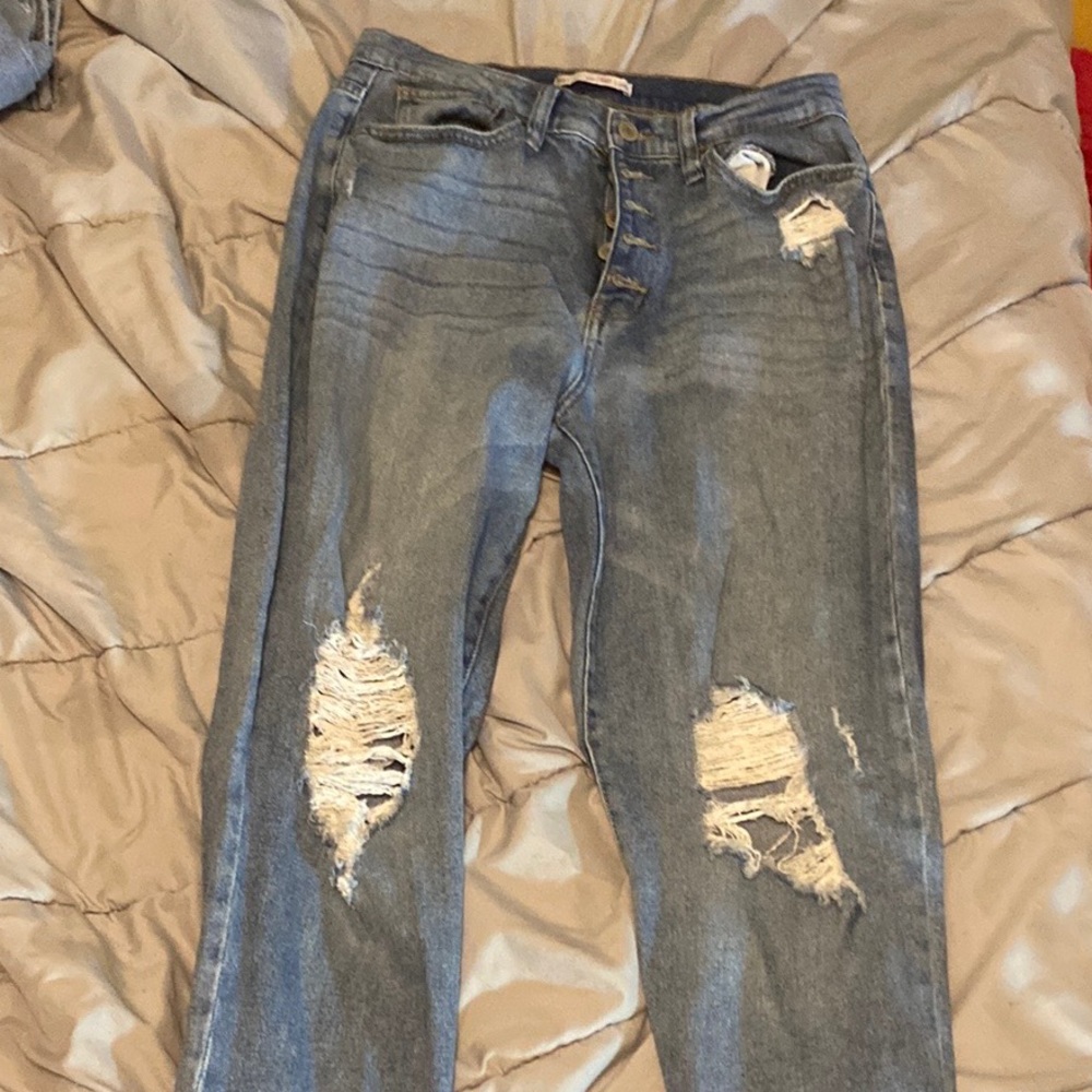 Mom jeans never worn, with multiple button detail
